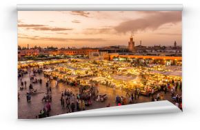 Place Djema El Fna Marrakech Maroc au coucher du soleil