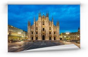 Domplatz in Mailand Italien mit Dom und Triumphbogen der Galleria Vittorio Emanuele II Panorama