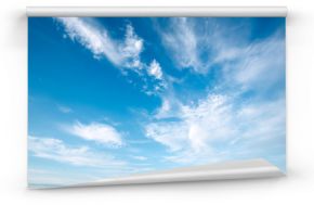 Fototapeta Błękitne niebo z pierzastymi chmurami na zamówienie