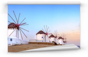 Tradycyjne greckie wiatraki na wyspie Mykonos, Cyklady, Grecja