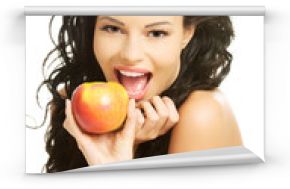 Szczęśliwa naga kobieta z jabłkiem