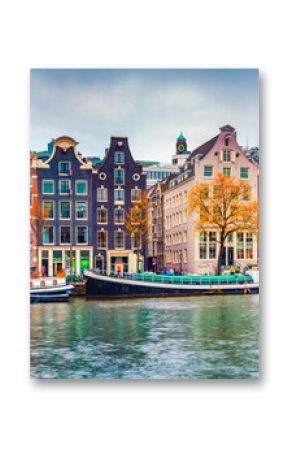 Panoramiczny widok jesień Amsterdamu. Słynne holenderskie kanały i wspaniały pejzaż miejski. Kolorowa ranek scena holandie, Europa. Koncepcja tło podróży.