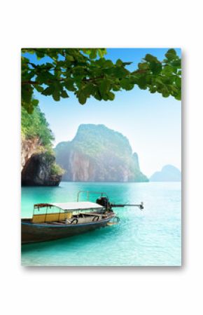 łódź na małej wyspie w Tajlandii