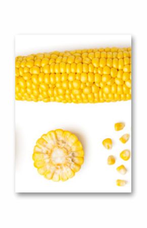 Obrane kłos kukurydzy, kawałek i nasiona na białym, odizolowane. Widok z góry.