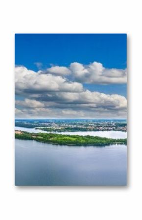Panorama z lotu ptaka jeziora Czos w Mrągowie  