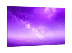 Fioletowe tło, niebo z mgławicami i gwiazdami