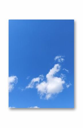 Piękne błękitne letnie niebo z chmurami
