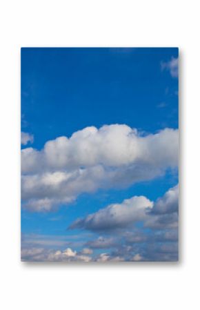 Błękitne niebo z chmurami, obłokami. Blue sky with clouds. 