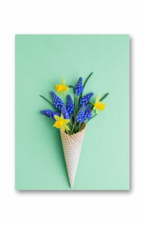 Wafer cone with spring flowers
