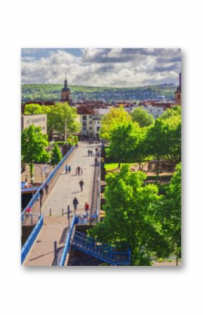 Saarland Saarbrücken Blick über die Alte Brücke und auf die Altstadt mit Basilika Sankt Johann und die Alte evangelische Kirche - Sarrebruck vue sur le vieux pont 