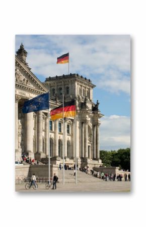 reichstag von der seite