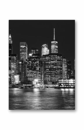 Czarny i biały obrazek Manhattan linia horyzontu przy nocą, Miasto Nowy Jork, usa.