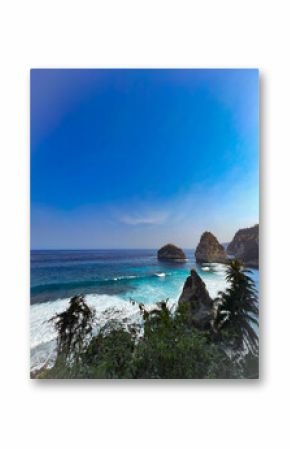 Iconic Rock Formations at Diamond Beach, Nusa Penida – Tropical Seascape with Clear Blue Water