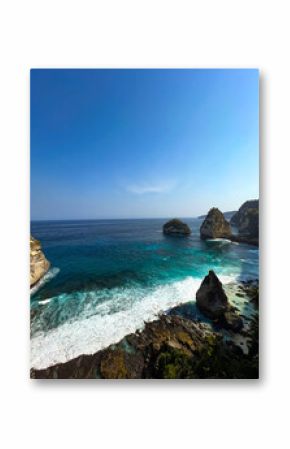 Diamond Beach Cliffside Path View – Tropical Ocean Scene in Nusa Penida, Bali