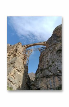 Bridge in the middle of the mountain