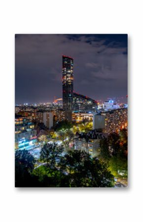 Sky Tower Wroclaw miasto nocą