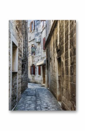 stare miasto Trogir w Chorwacji, wąska uliczka