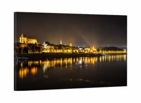 Nocny widok na miasto Toruń