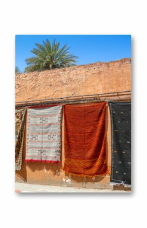 étalage de tapis marocains
