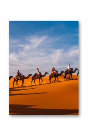 Karawane in den Dünen der Sahara bei Merzouga (Erg Chebbi)  Marokko