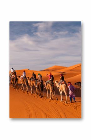 Karawane in den Dünen der Sahara bei Merzouga (Erg Chebbi)  Marokko