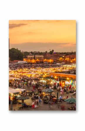 Jamaa el Fna rynku, Marrakesz, Maroko, Afryka Północna. Dżemaa el-Fnaa, Dżamaa el-Fna lub Dżamaa el-Fnaa to słynny plac i rynek w medynie w Marrakeszu.