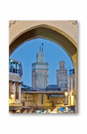 Fototapeta Brama Bab Bou Jeloud w Fezie, Maroko po zmroku na ścianę