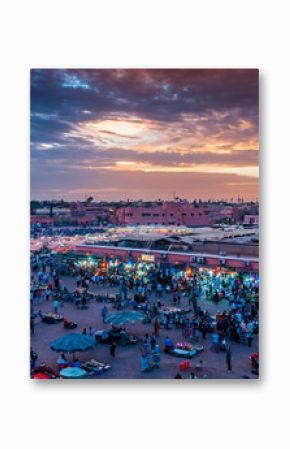 Sonnenuntergang über dem Djemaa el Fna in Marrakesch  Marokko