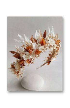 Dried flower headband, studio shot, neutral colors