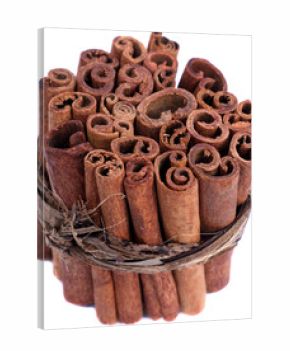 écorces de cannelle, cinnamomum zeylanicanum, fond blanc