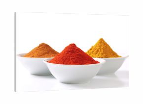 Curry powder, paprika and ground cinnamon