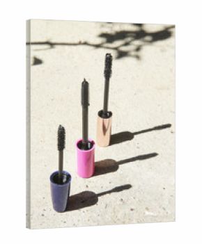 Different types of mascara wands