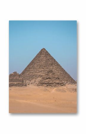 Hermosa fotografía de las pirámides de Giza en Egipto durante un día soleado.
