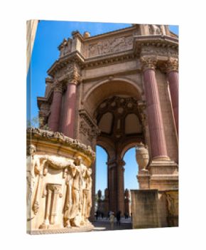 Palace of Fine Arts surrounded by greenery in San Francisco, USA