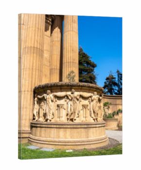 Palace of Fine Arts surrounded by greenery in San Francisco, USA