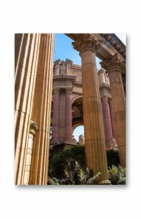 Palace of Fine Arts surrounded by greenery in San Francisco, USA