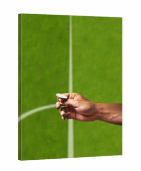 Rzut monetą na rozpoczęcie meczu piłkarskiego