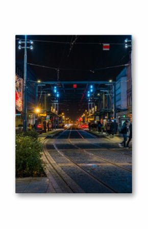 Katowice nocą. Przystanek tramwajowy. 