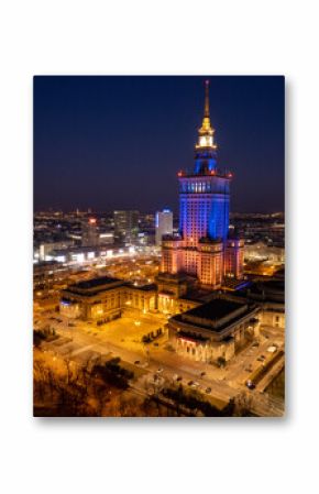 pałac kultury i nauki nocą z drona