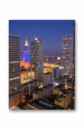 Warszawa, wieżowce nocą, zdjęcia z drona, zachód słońca
