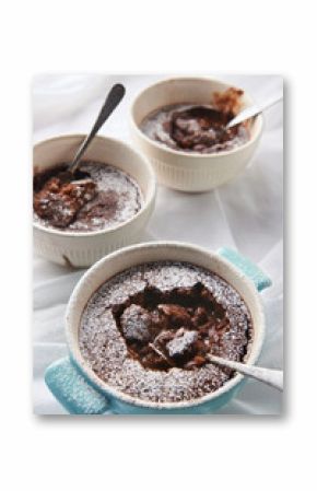 Self saucing chocolate pudding