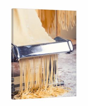 fresh pasta and pasta machine