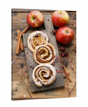 Rolls with apple and cinnamon