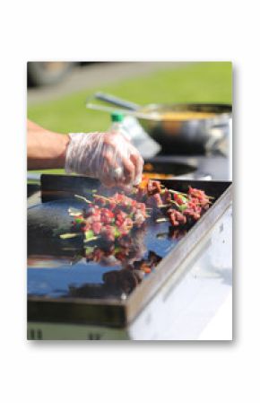 Cuire les brochettes a la plancha