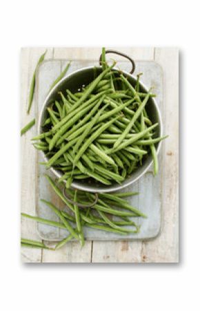 preparing fine green beans