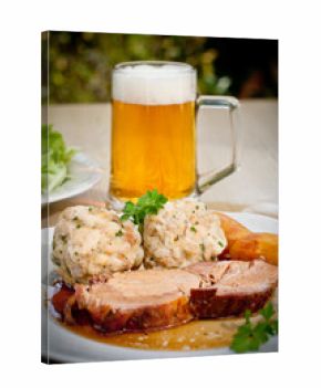 Schweinsbraten mit Knödel