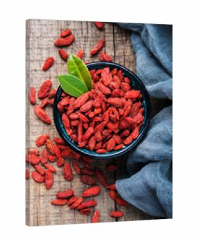 dry red goji berries