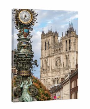 Amiens clock statue