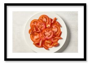 plate of sliced tomato