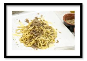 Traditional Italian spaghetti al tartufo served hot with aromatic truffle flavor and fresh ingredients